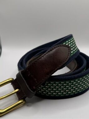 Vineyard vines Green Woven Men's Belt with Brown Leather Trim whale theme